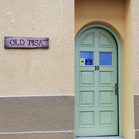 アパート Old Tisa Senta