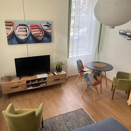 Old Tisa アパート Senta